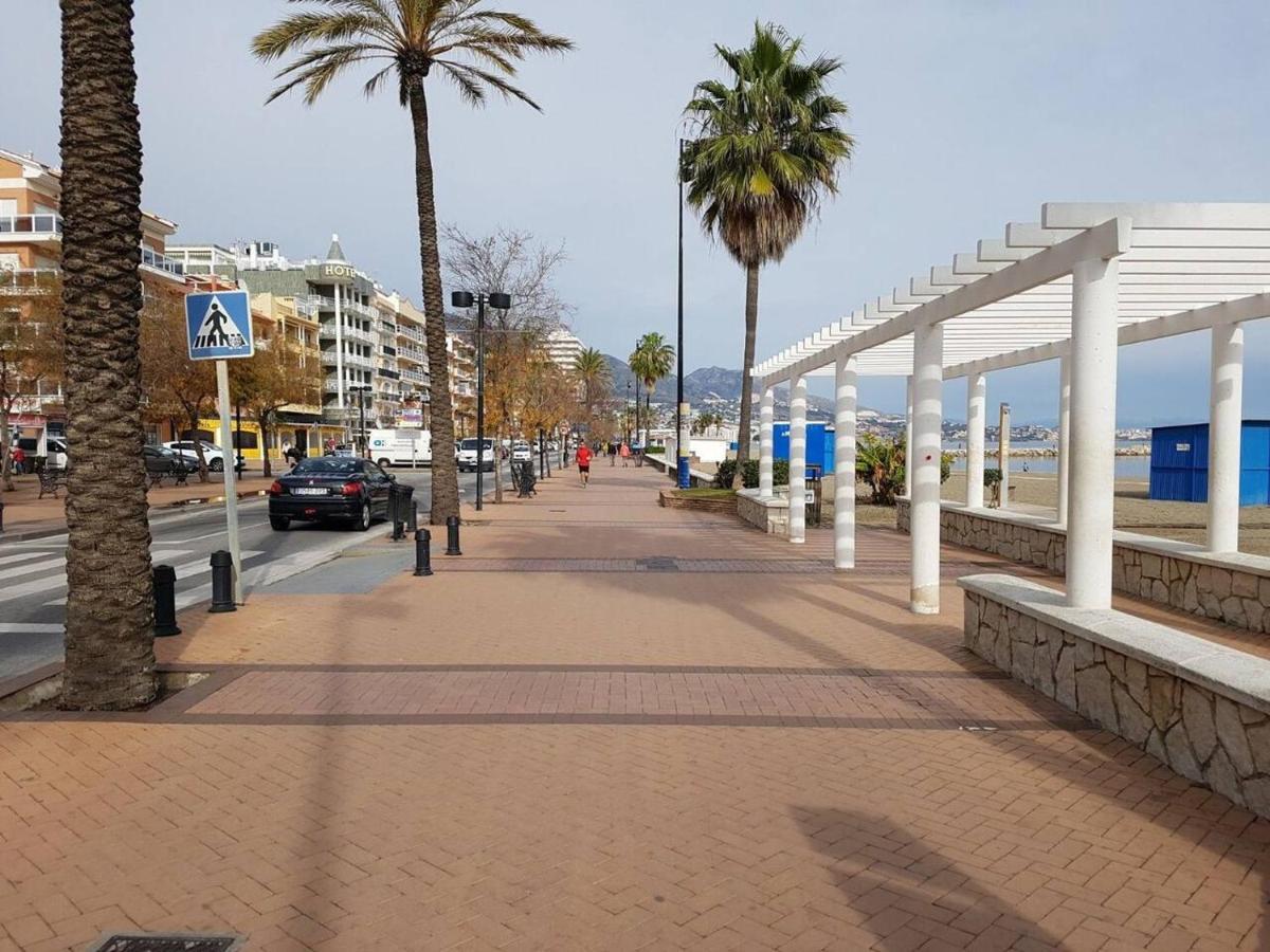Fuengirola, Los Boliches - Nice Studio Right On The Beach. Kültér fotó