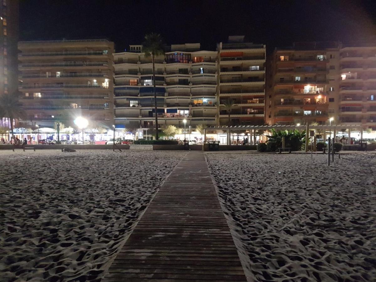 Fuengirola, Los Boliches - Nice Studio Right On The Beach. Kültér fotó