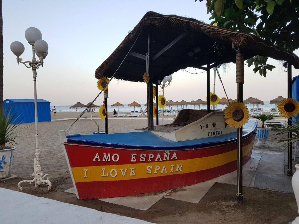 Fuengirola, Los Boliches - Nice Studio Right On The Beach. Kültér fotó