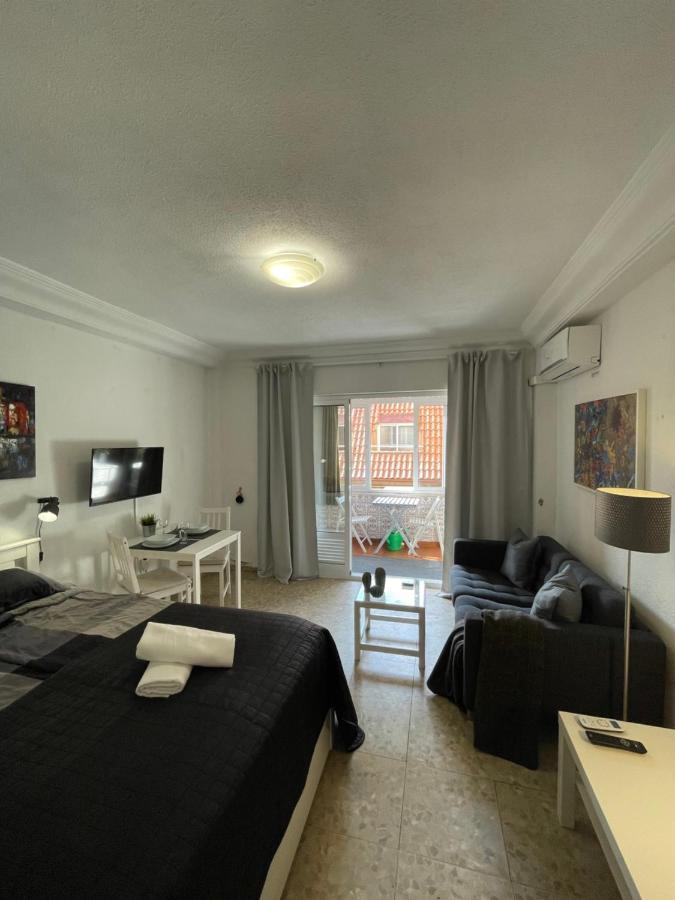 Fuengirola, Los Boliches - Nice Studio Right On The Beach. Kültér fotó