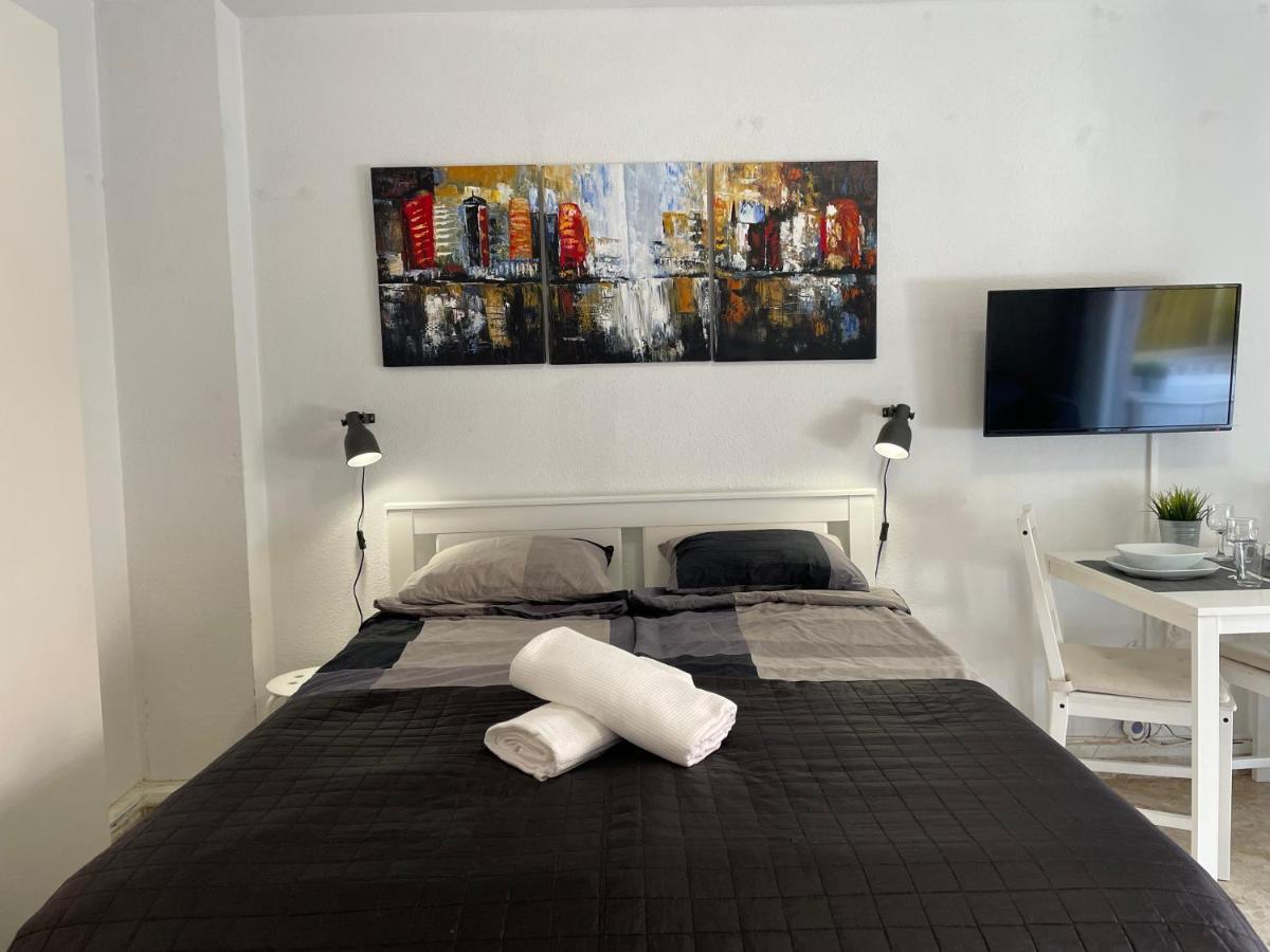 Fuengirola, Los Boliches - Nice Studio Right On The Beach. Kültér fotó