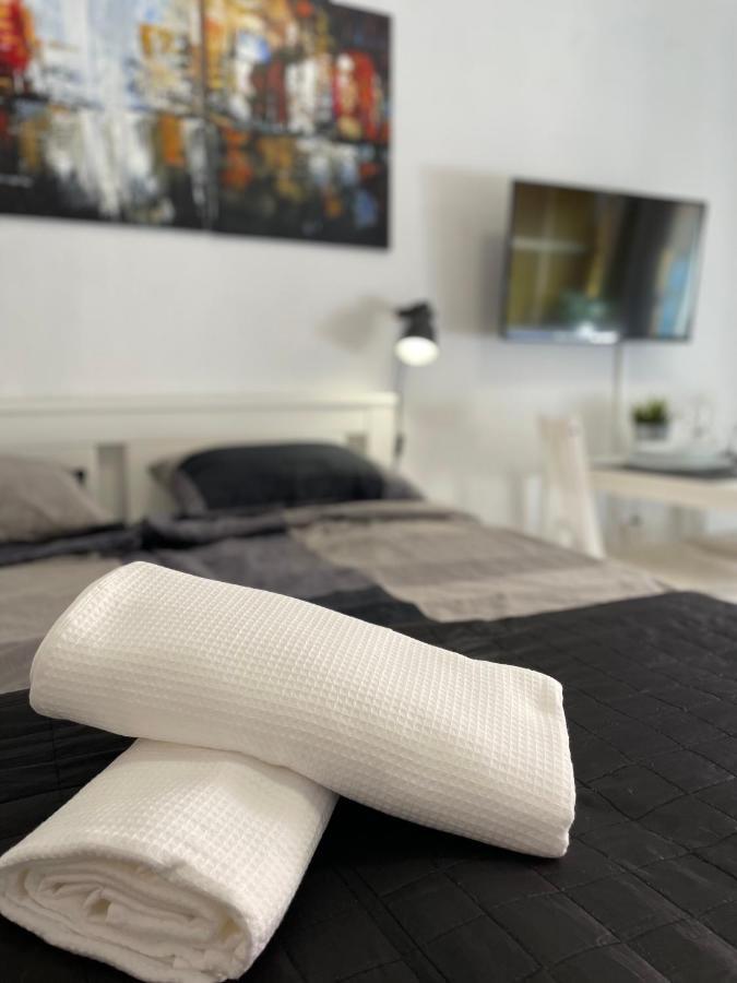Fuengirola, Los Boliches - Nice Studio Right On The Beach. Kültér fotó