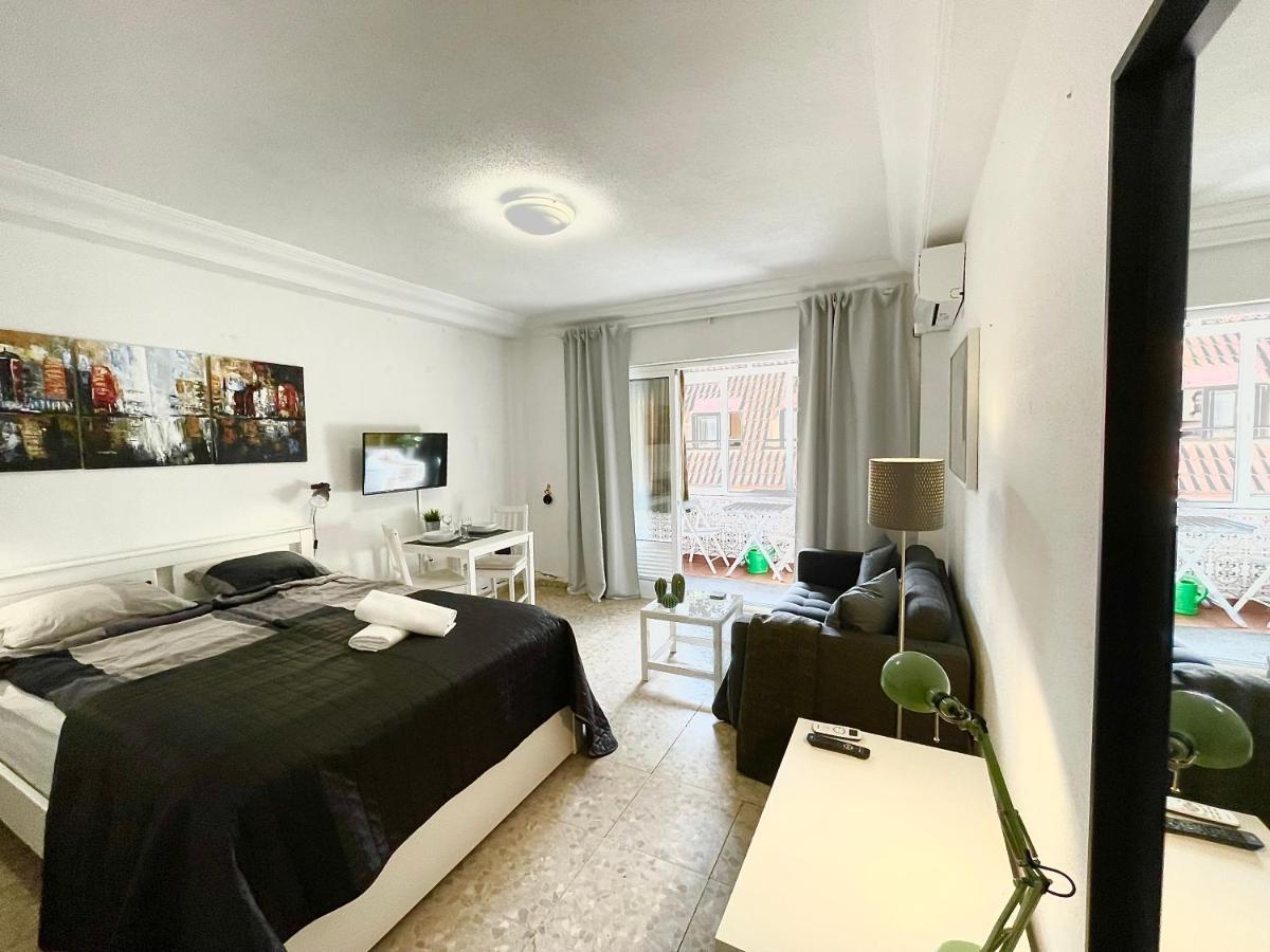 Fuengirola, Los Boliches - Nice Studio Right On The Beach. Kültér fotó