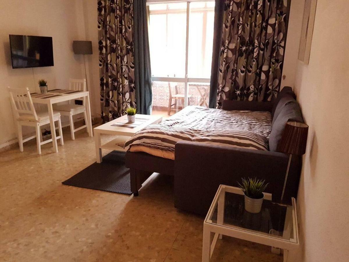 Fuengirola, Los Boliches - Nice Studio Right On The Beach. Kültér fotó