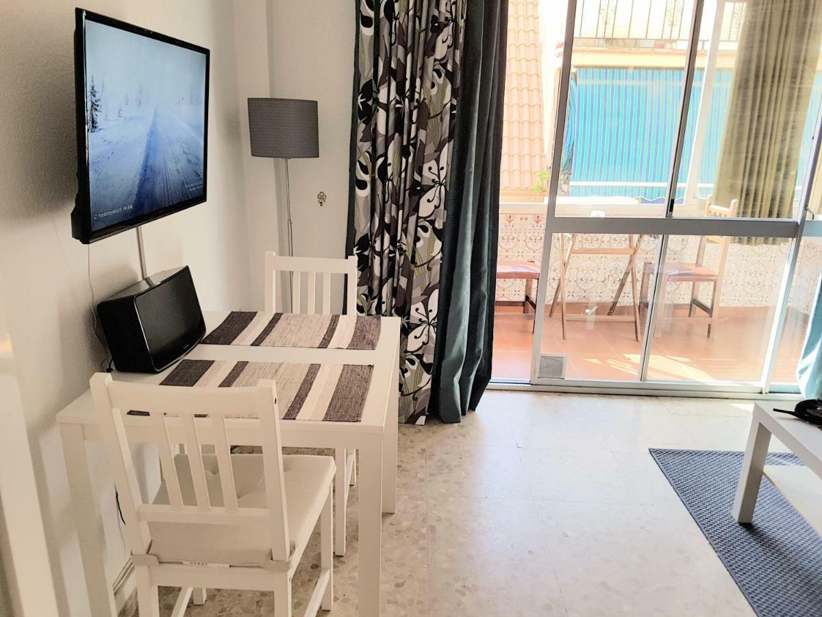 Fuengirola, Los Boliches - Nice Studio Right On The Beach. Kültér fotó
