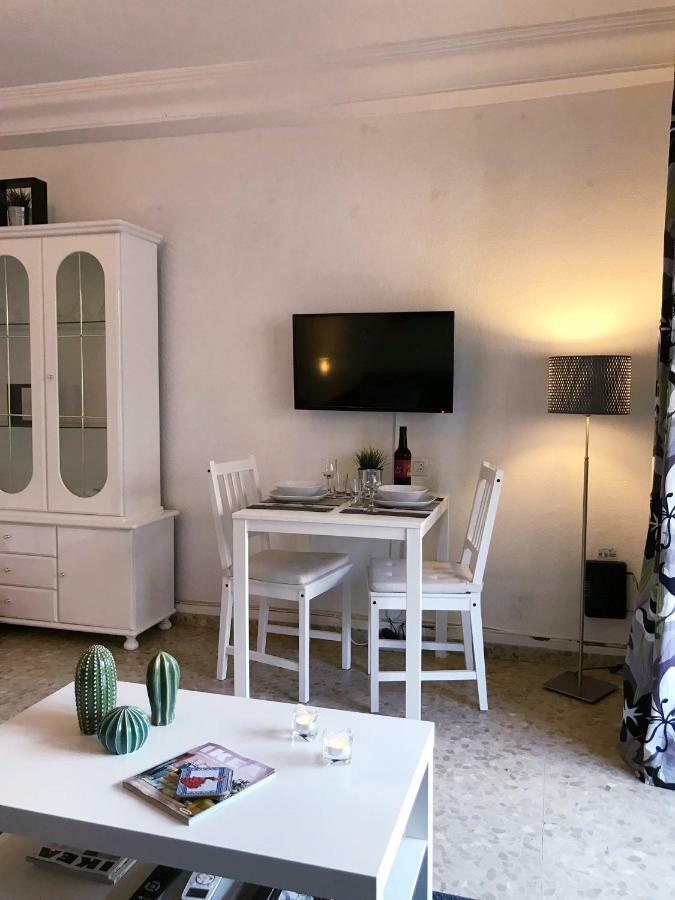 Fuengirola, Los Boliches - Nice Studio Right On The Beach. Kültér fotó